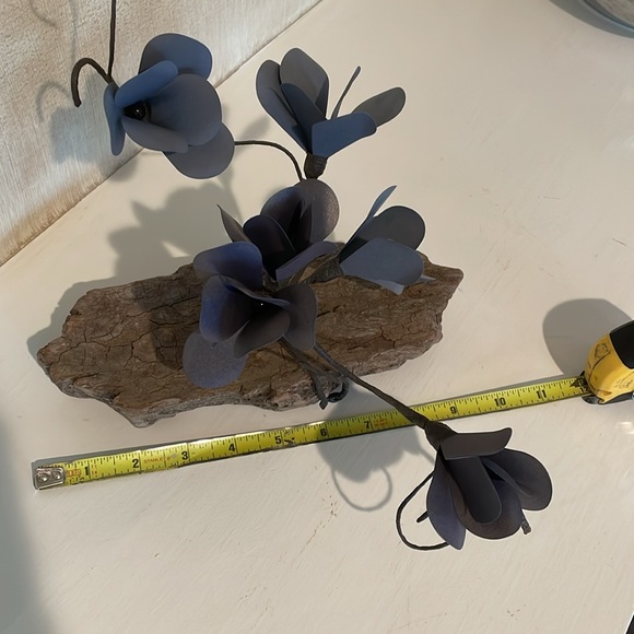 Decorative Piece with distressed wood and paper flowers. - Picture 6 of 9